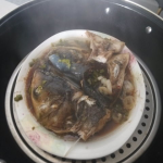 清蒸鱼头的做法,家常美味，营养滋补的烹饪秘籍”