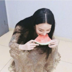 网红小雪吃瓜照片高清图,高清美照曝光引网友热议